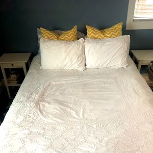 Pottery Barn Duvet and matching set of standard shams.